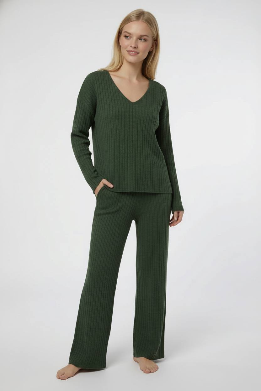 Elena – Luxe Gebreide Set met V-hals