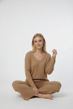 Elena – Luxe Gebreide Set met V-hals